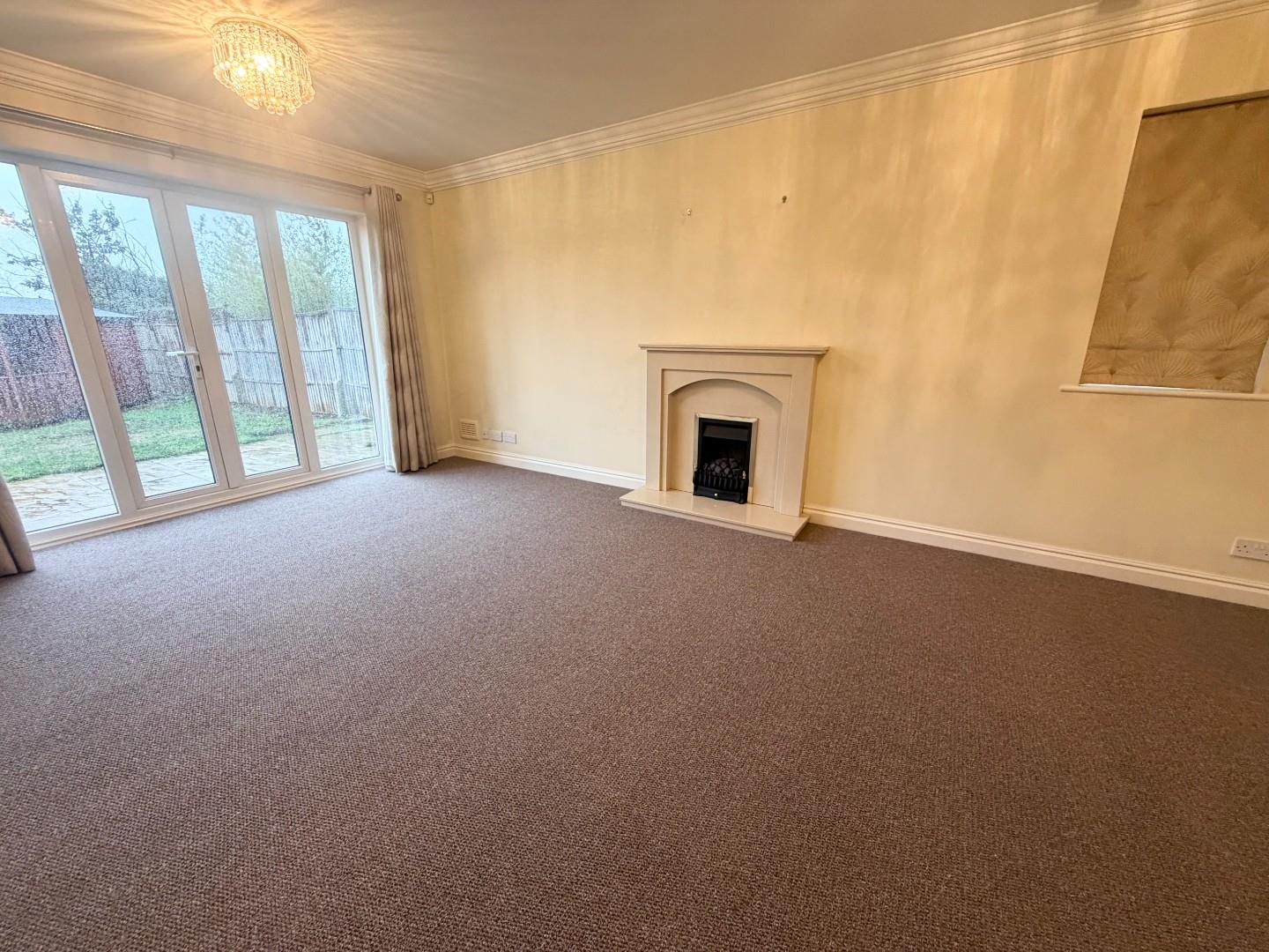House Martlet Close in Wootton