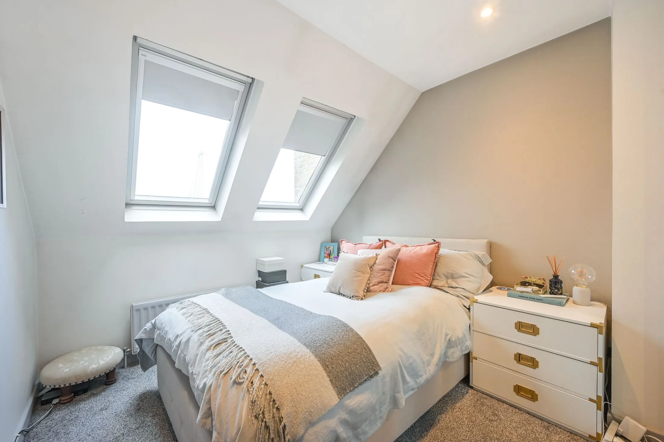 Flat Reardon Street in Greater London