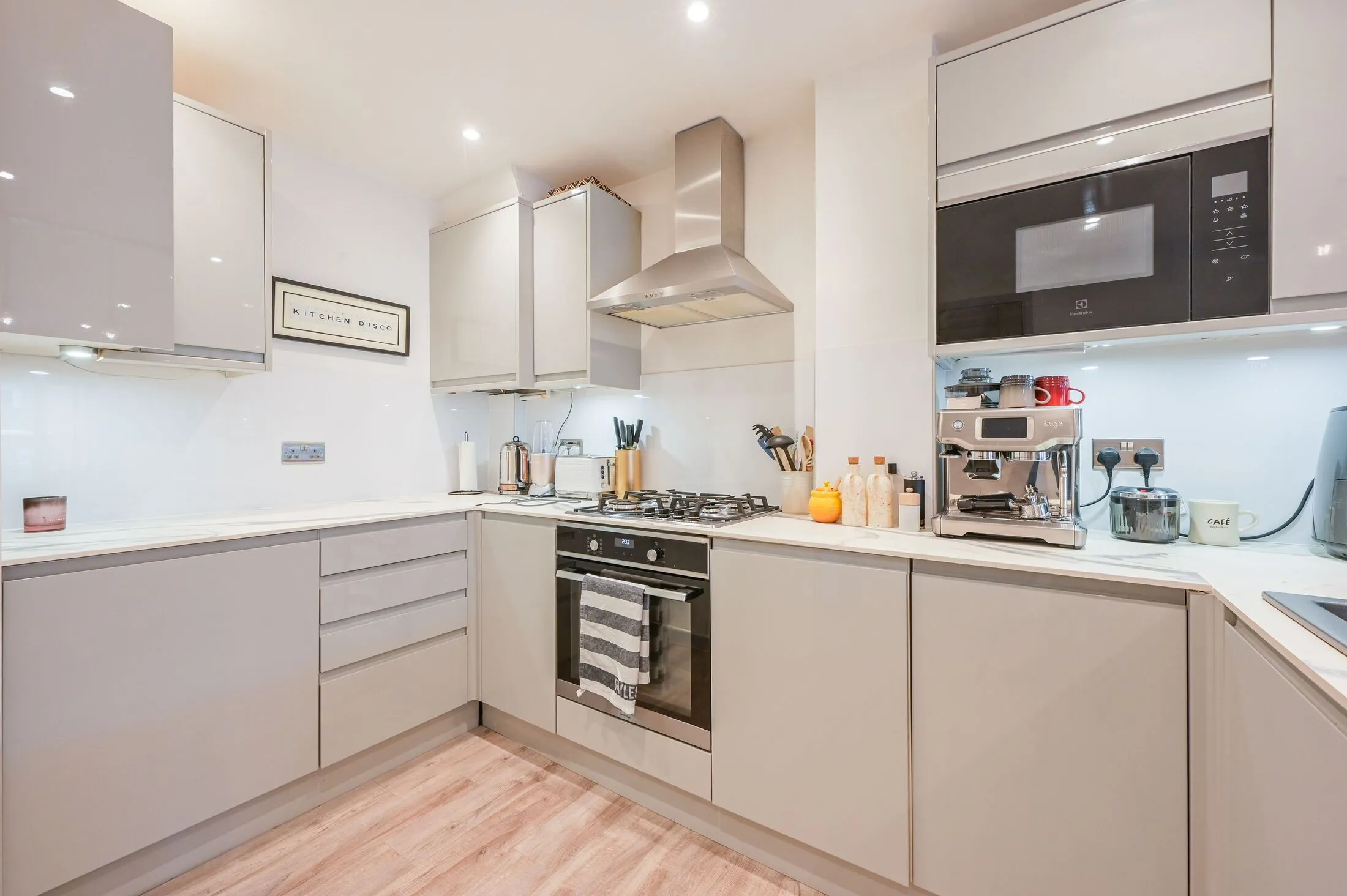 Flat Reardon Street in Greater London
