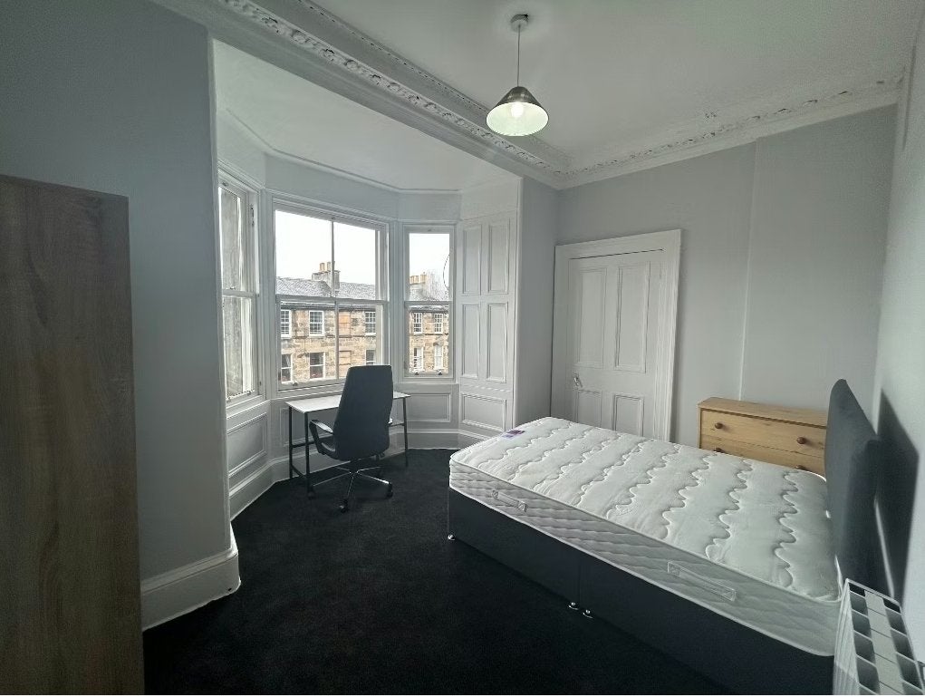 Flat Rankeillor Street in City of Edinburgh