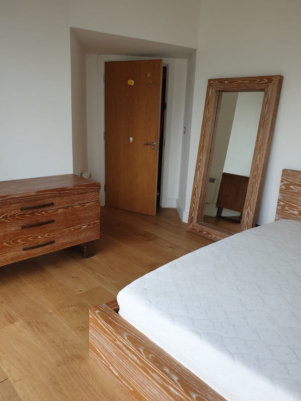 Flat Drayton Park in Greater London
