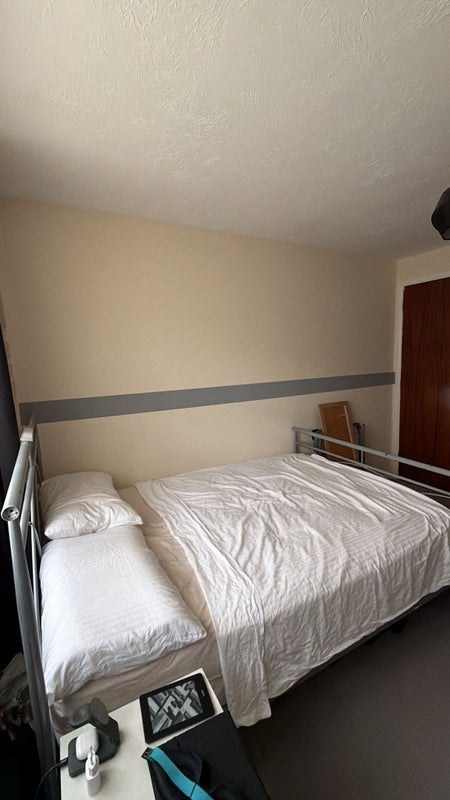Room Dante Place in Greater London