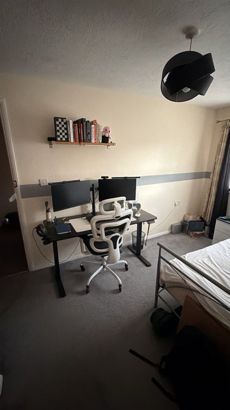 Room Dante Place in Greater London