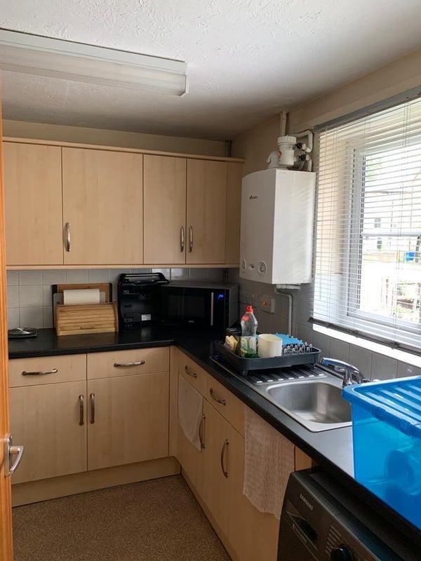 Room Dante Place in Greater London