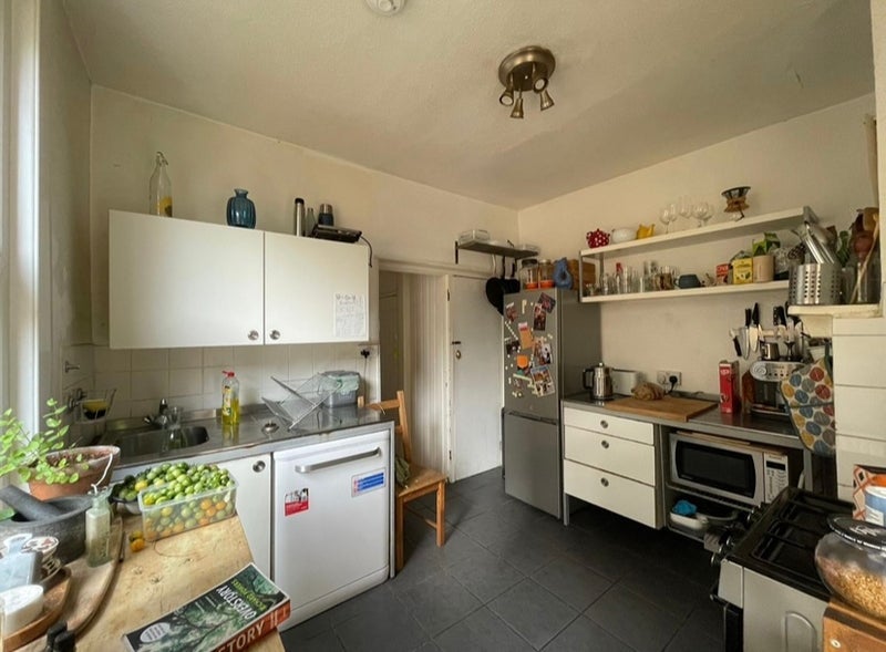 Room Sunnydene Street in Greater London
