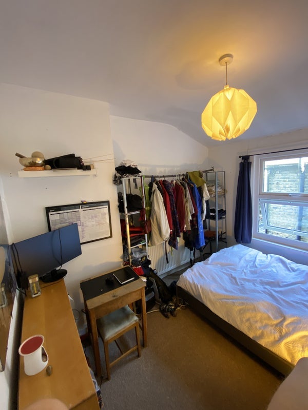 Room Sunnydene Street in Greater London