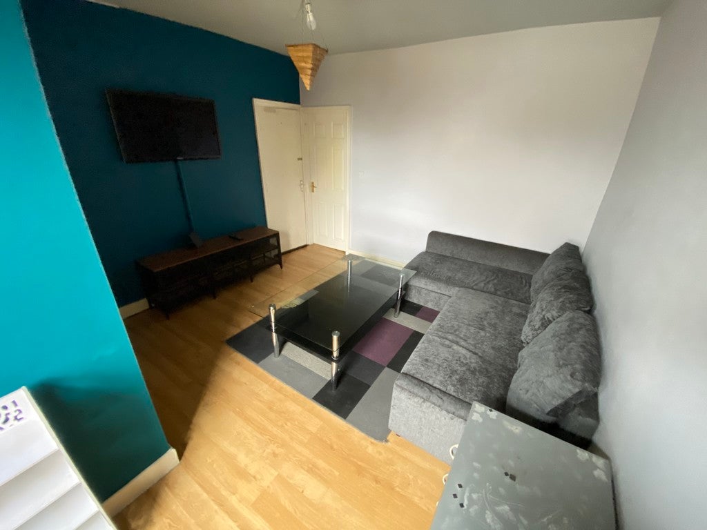 Flat Penn Road in Wolverhampton