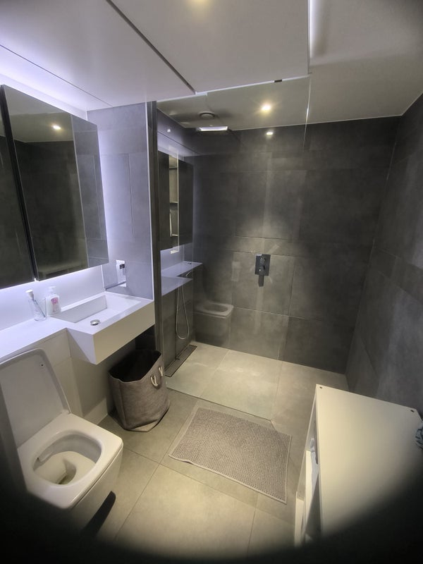 Room Dollar Bay Place in Greater London