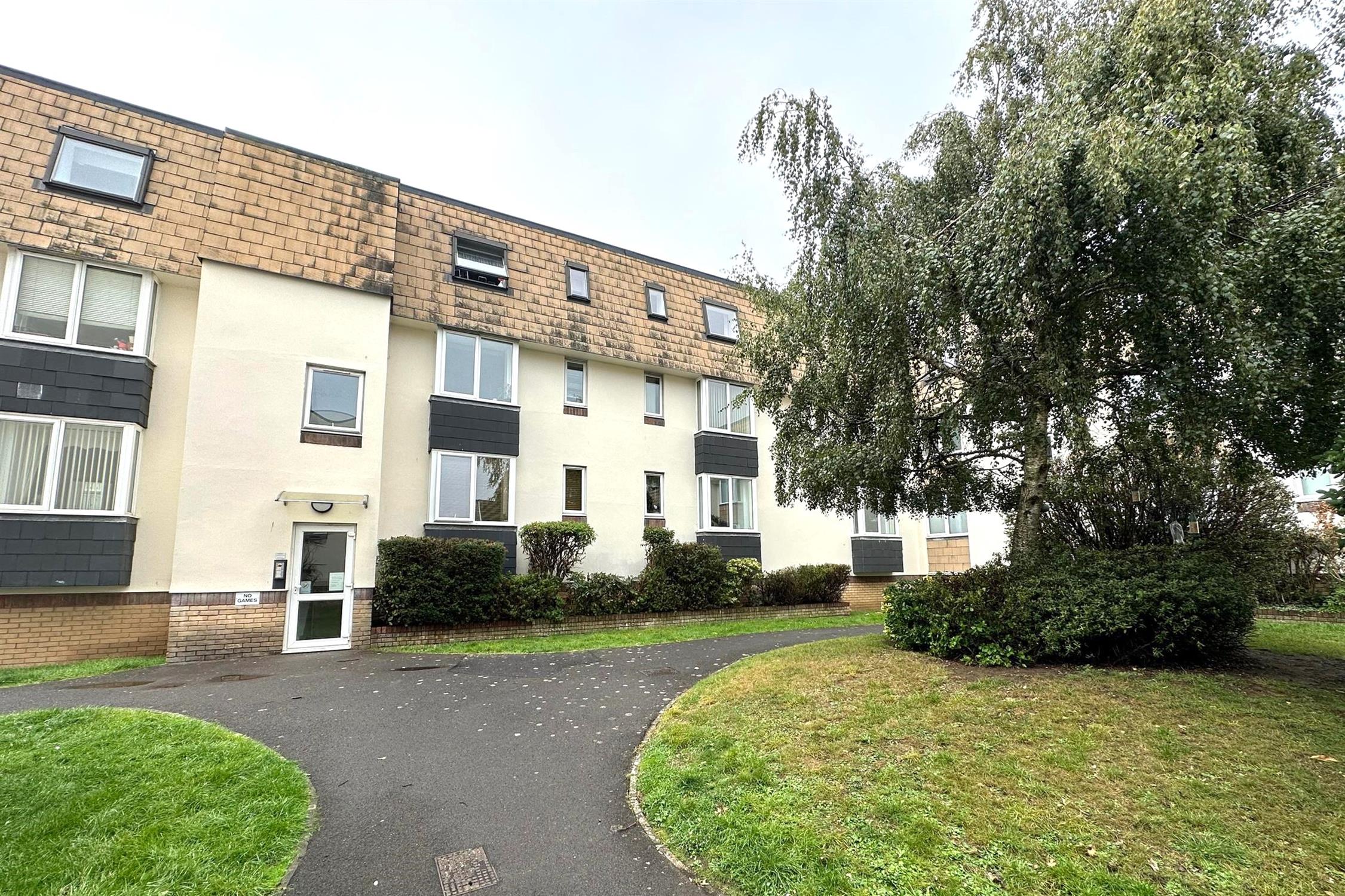 Flat Cecil Place in Portsmouth