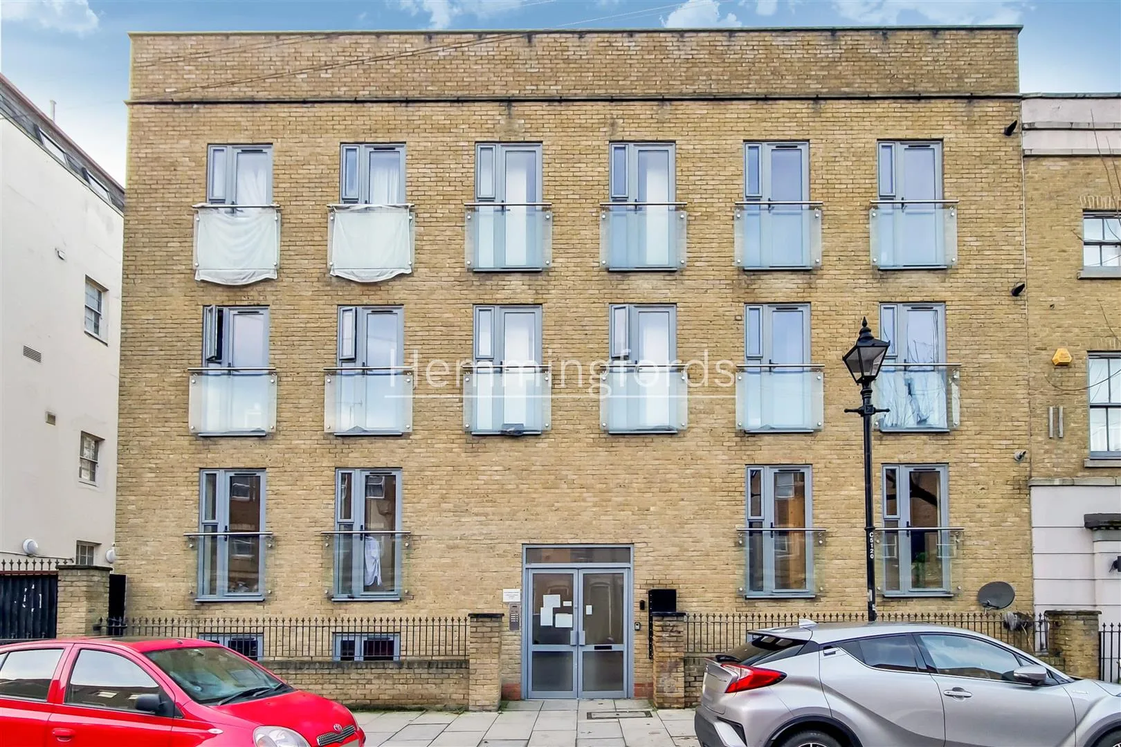 Flat Cephas Avenue in Greater London