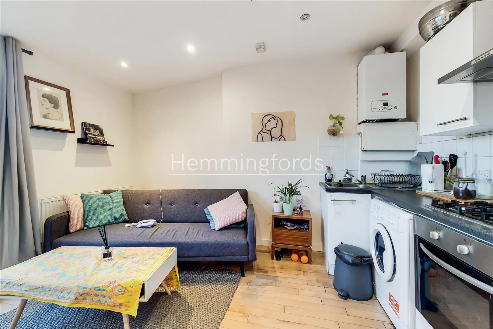 Flat Cephas Avenue in Greater London