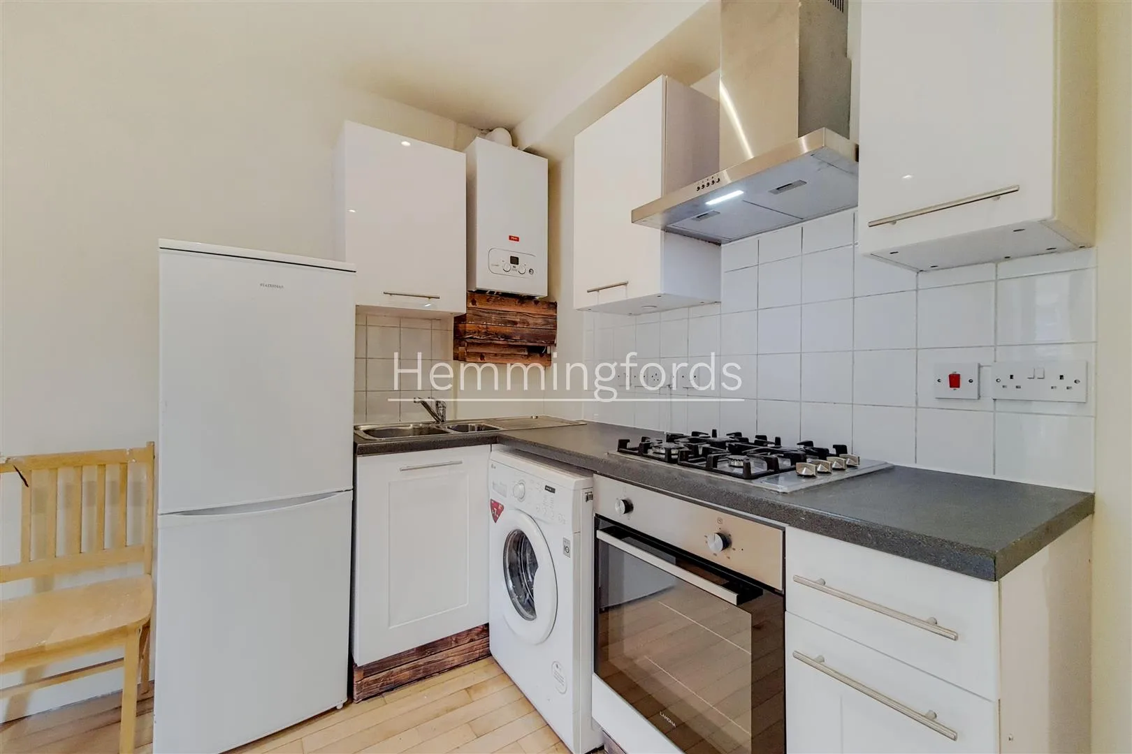 Flat Cephas Avenue in Greater London