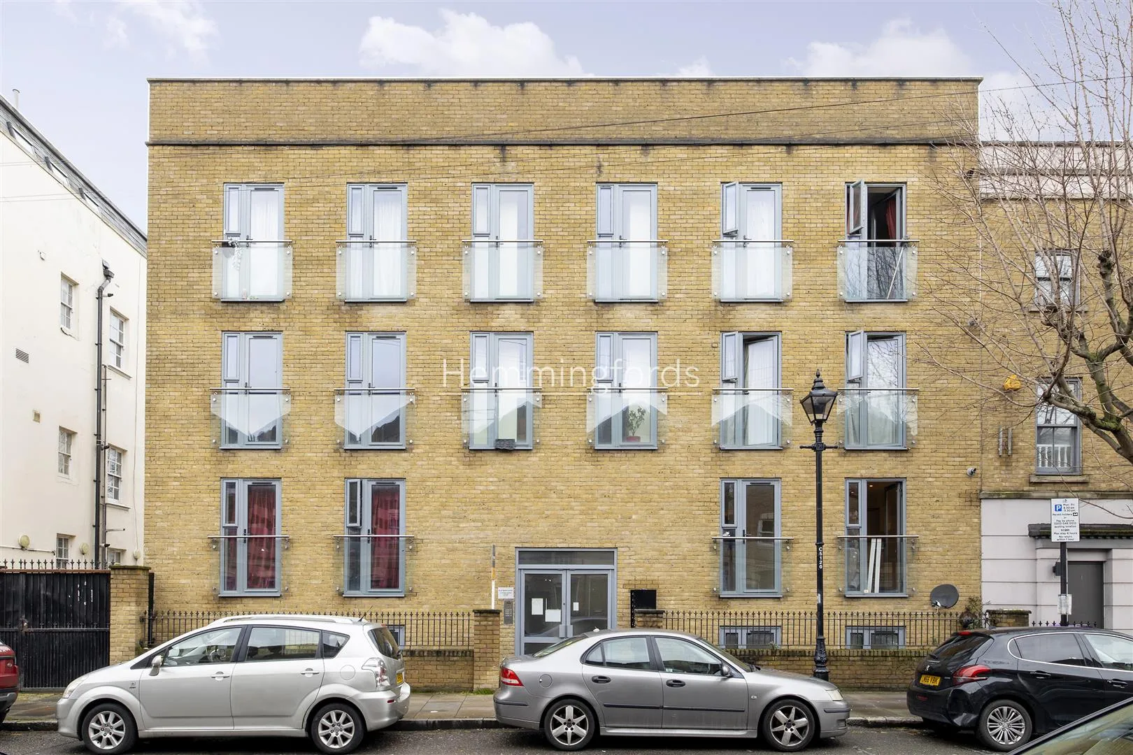 Flat Cephas Avenue in Greater London