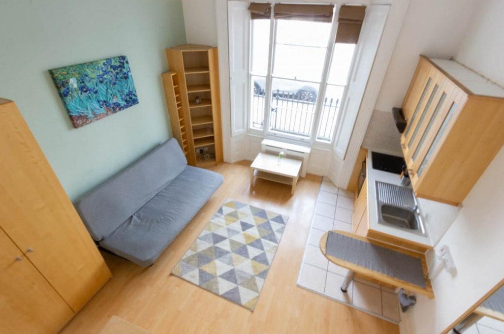 Flat Belgrave Road in City of Westminster