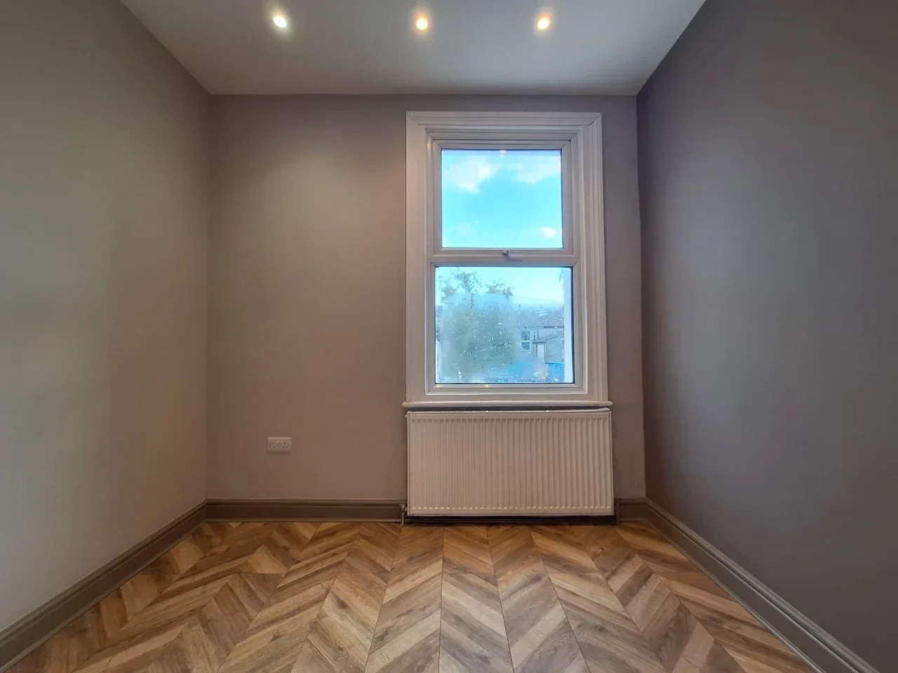 House Sperling Road in Greater London