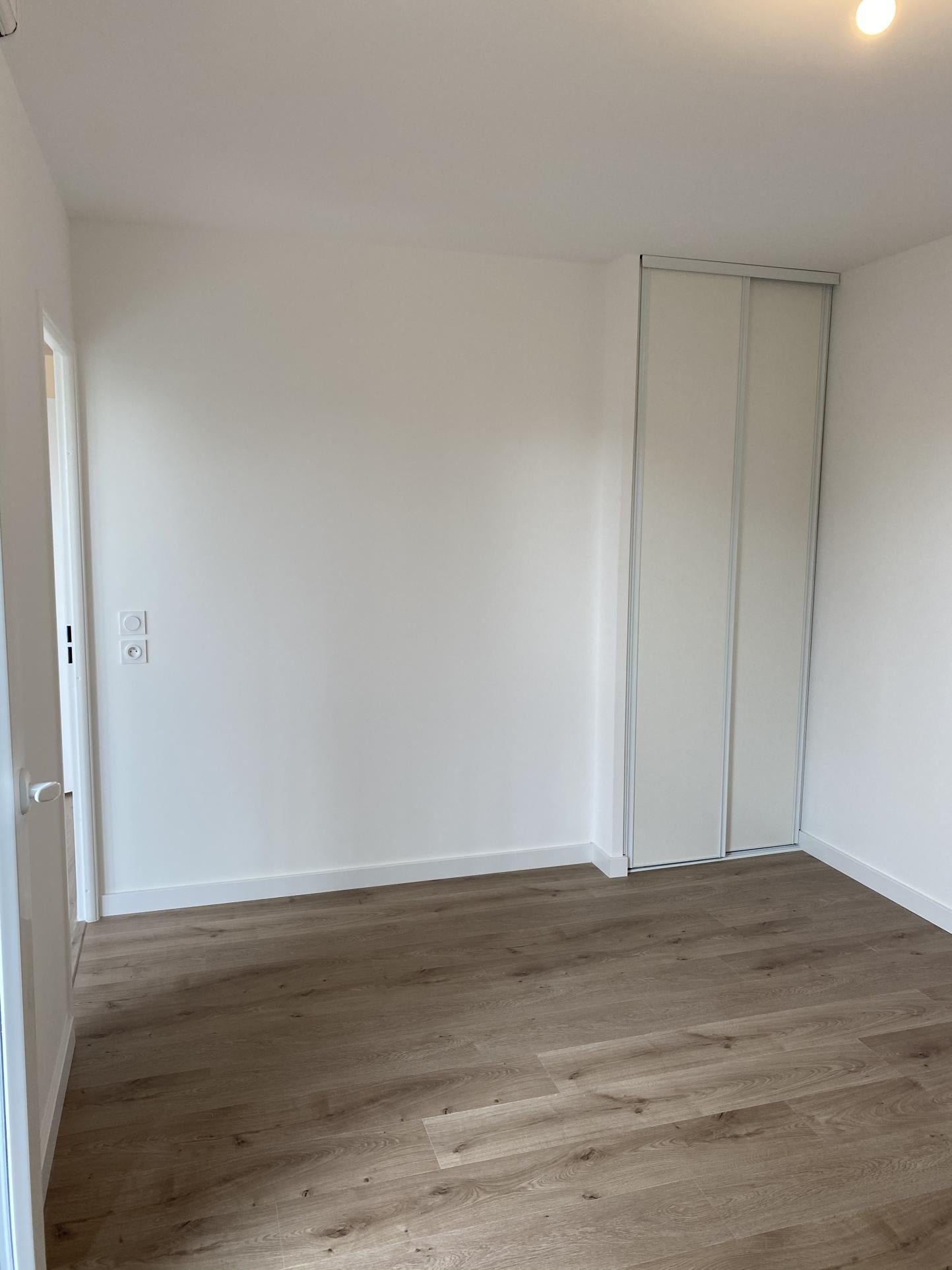 Flat Avenue du Général Leclerc in Le Plessis-Trévise