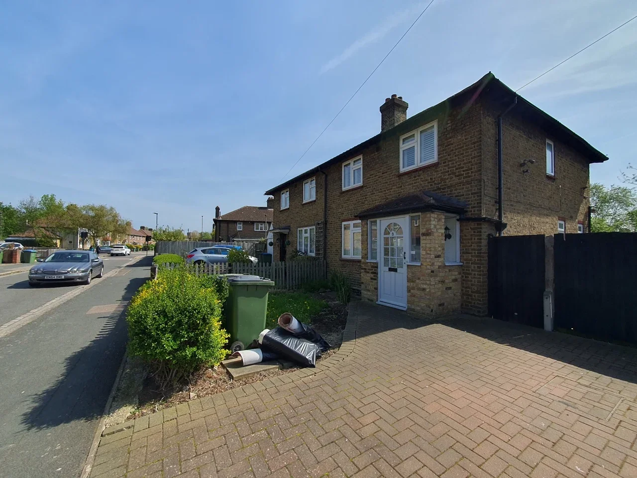 House Edgeworth Road in Greater London