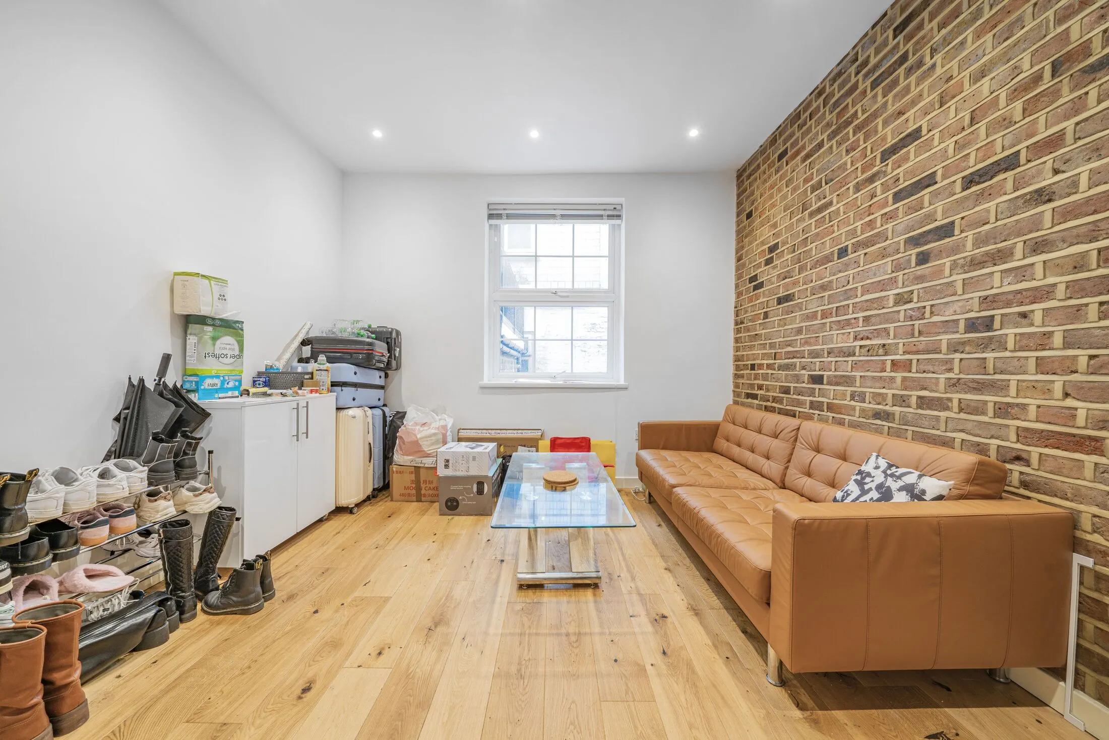 Flat Warwick Way in City of Westminster
