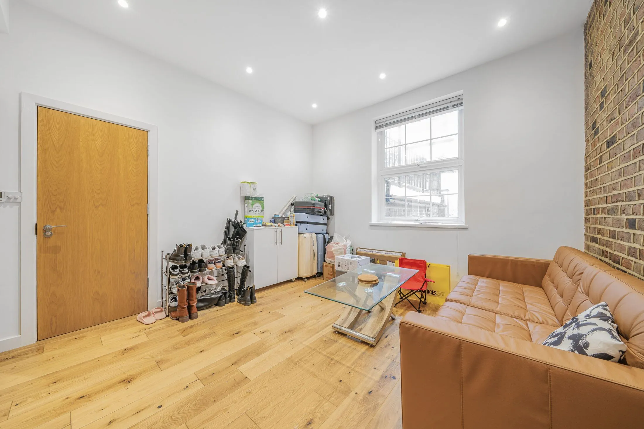 Flat Warwick Way in City of Westminster