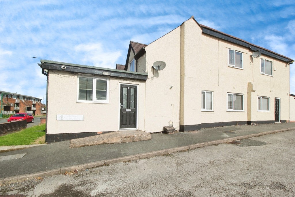 Flat Jubilee Road in Buckley