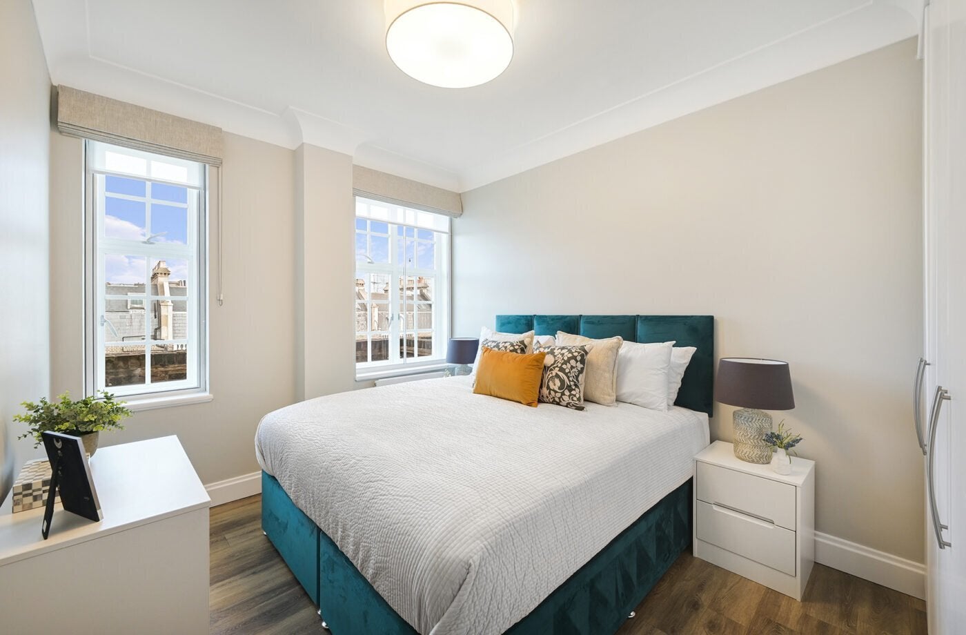 Flat Phillimore Walk in Greater London