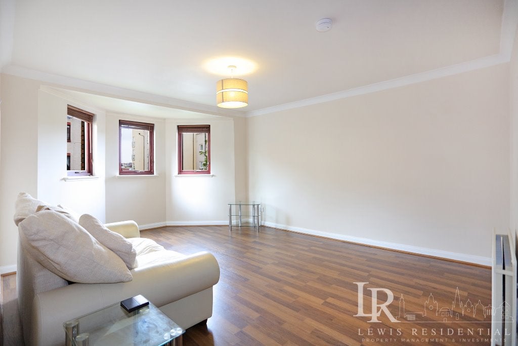 Flat Gylemuir Road in City of Edinburgh