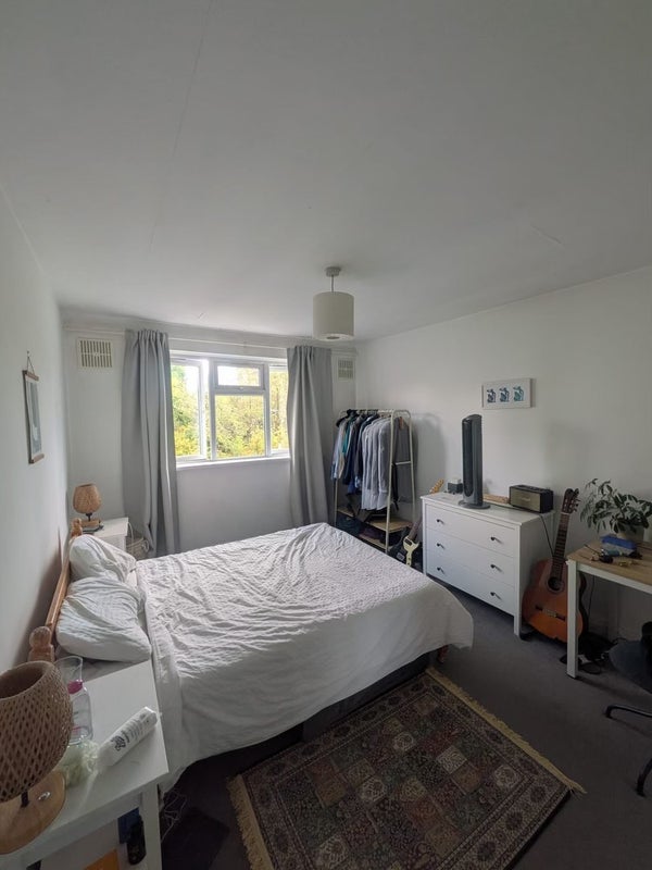 Room Middle Lane in Greater London
