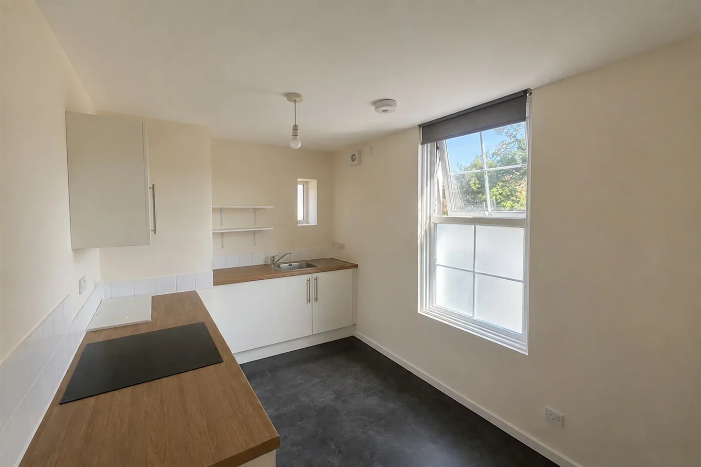 Flat Benhill Avenue in Greater London