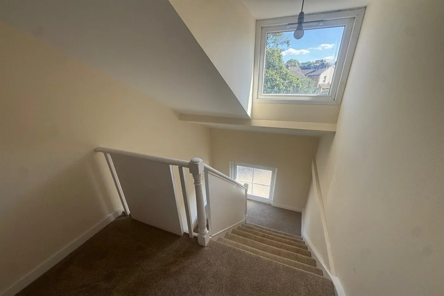 Flat Benhill Avenue in Greater London