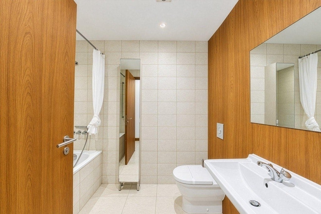 Flat Phoenix Street in Greater London