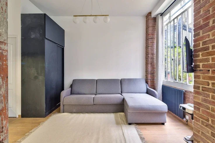 Flat Rue du Faubourg Saint-Denis in Paris