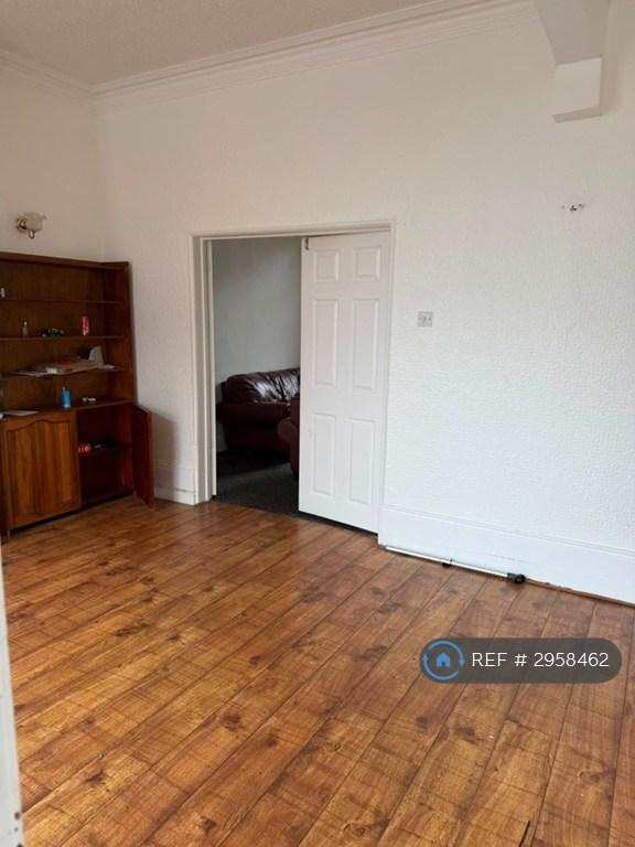 Flat Lyndhurst Terrace in Sunderland