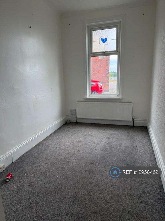 Flat Lyndhurst Terrace in Sunderland