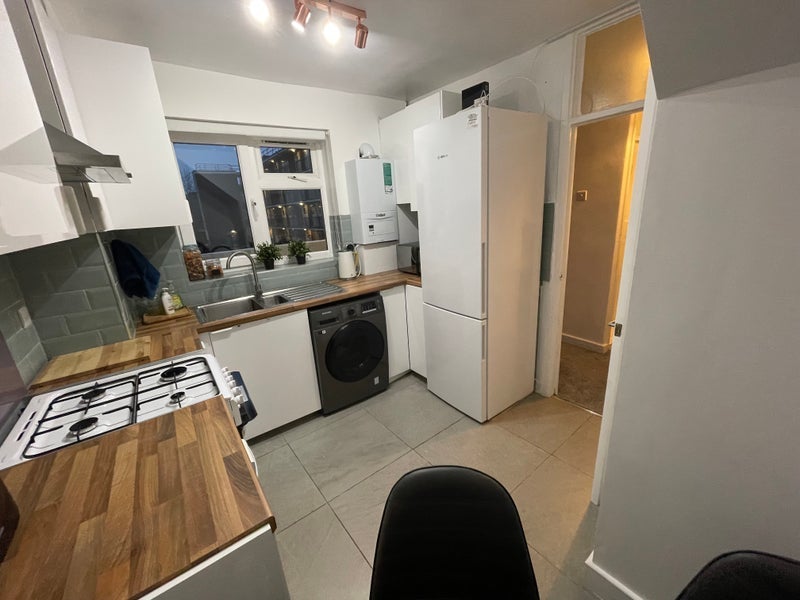 Room Hemsworth Street in Greater London