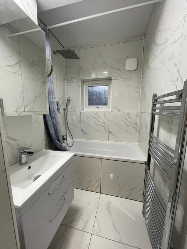 Room Hemsworth Street in Greater London