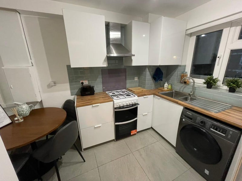 Room Hemsworth Street in Greater London