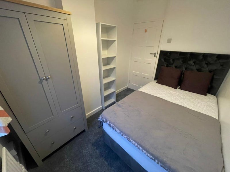 Room Hemsworth Street in Greater London