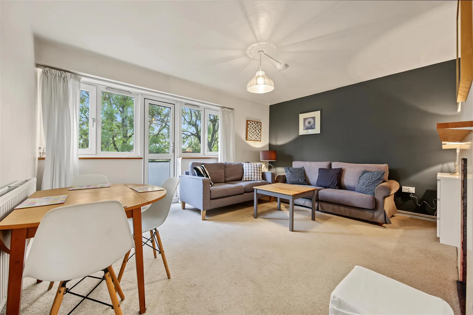 Flat Carnegie Street in Greater London