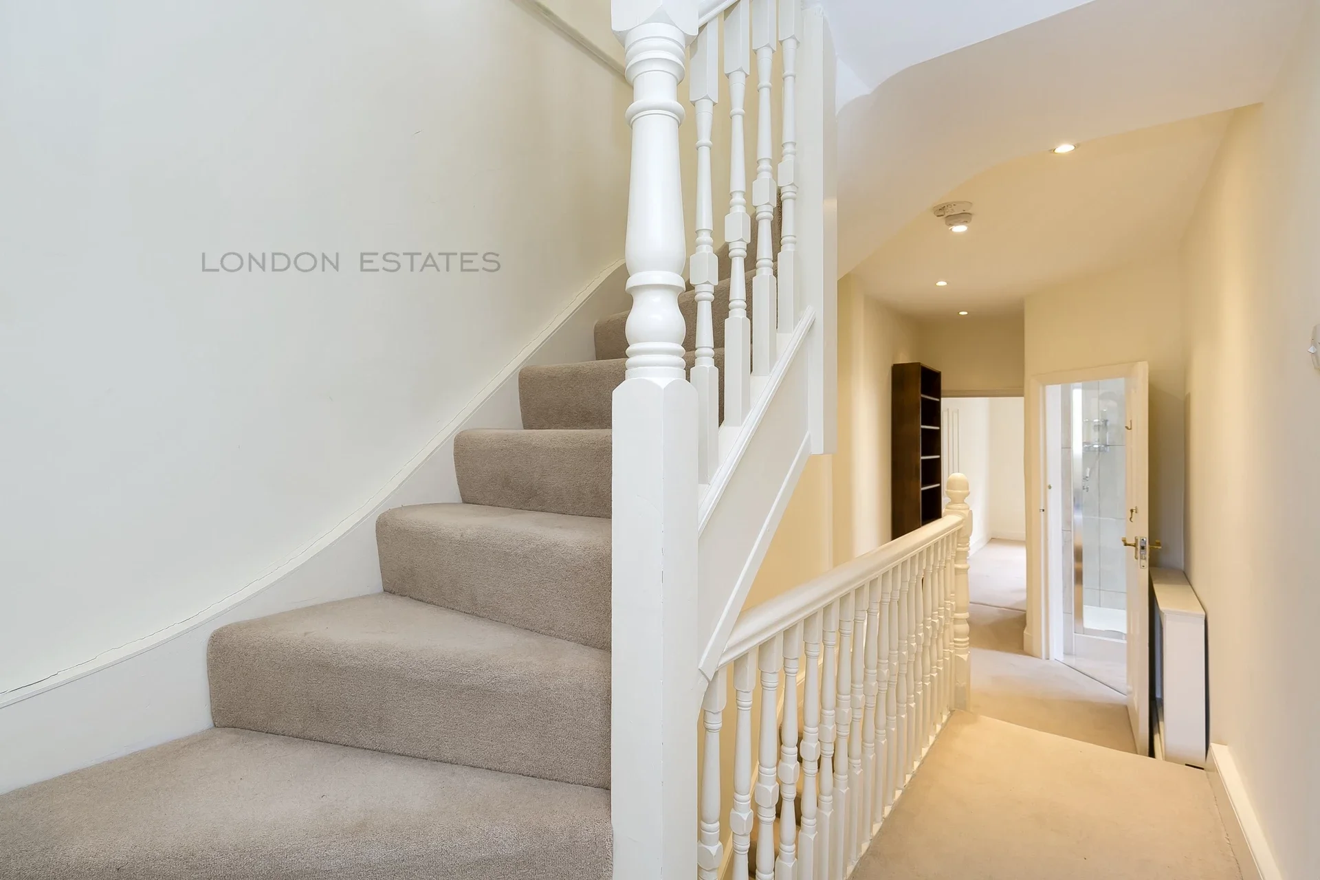 Flat Wellesley Road in Greater London
