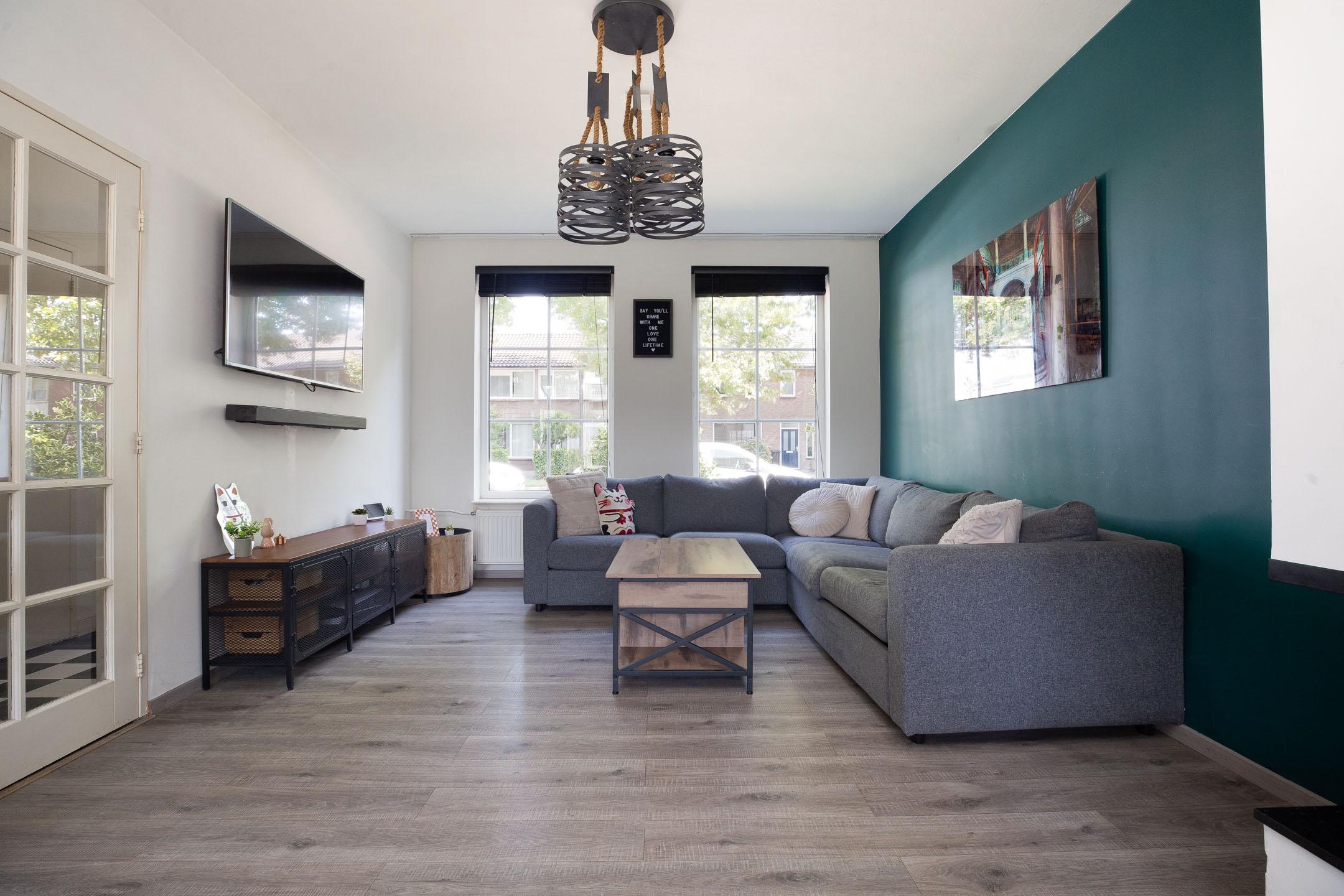 Tussenwoning te koop: Dr. Schaepmanlaan 8, Waalwijk