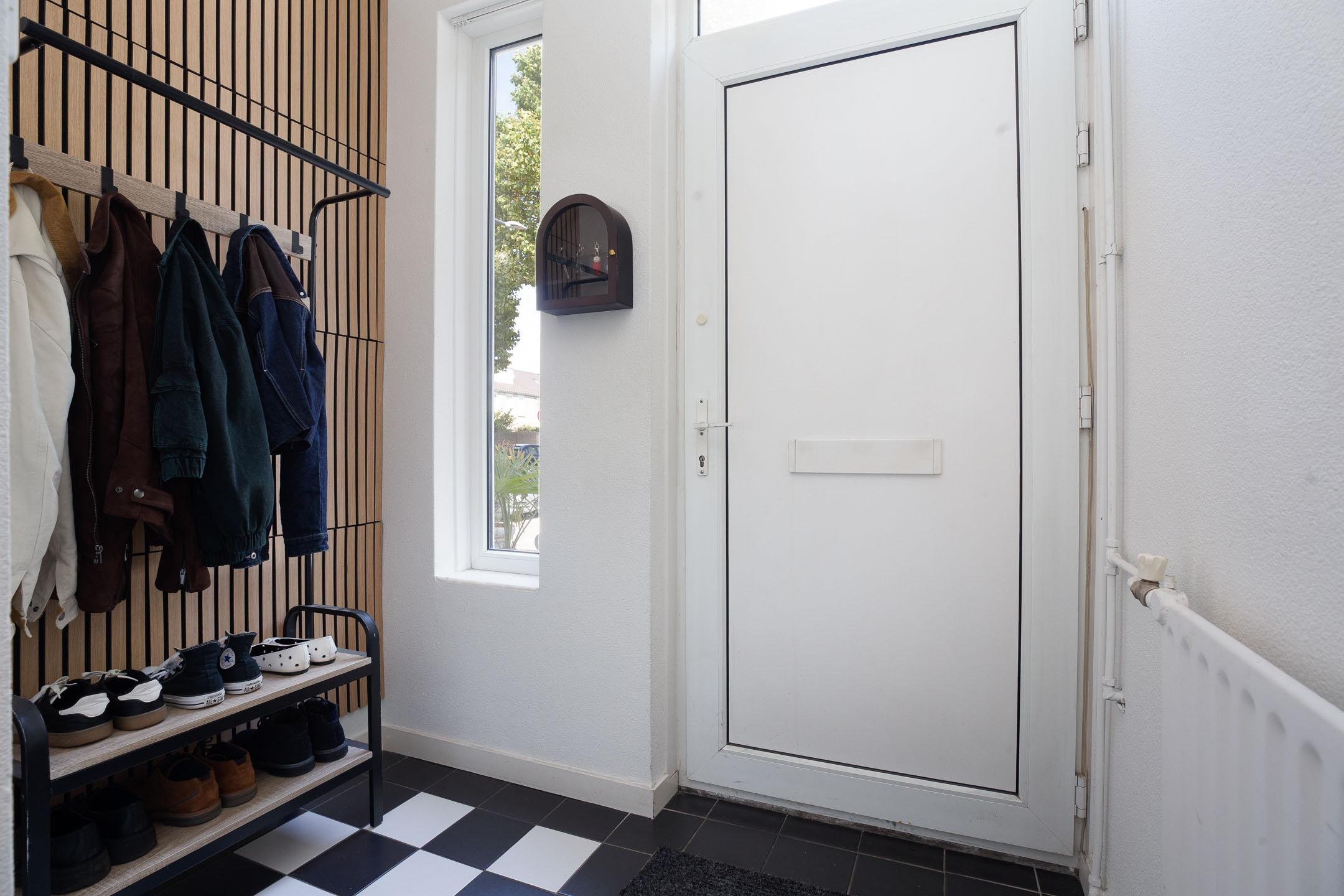 Tussenwoning te koop: Dr. Schaepmanlaan 8, Waalwijk