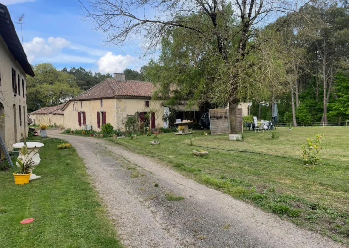 Room Route du Mirail in Brugnac