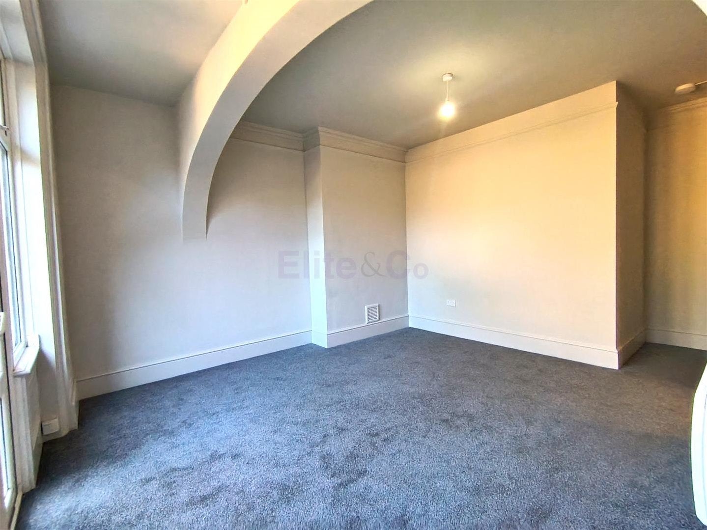 Flat Chatsworth Road in Greater London