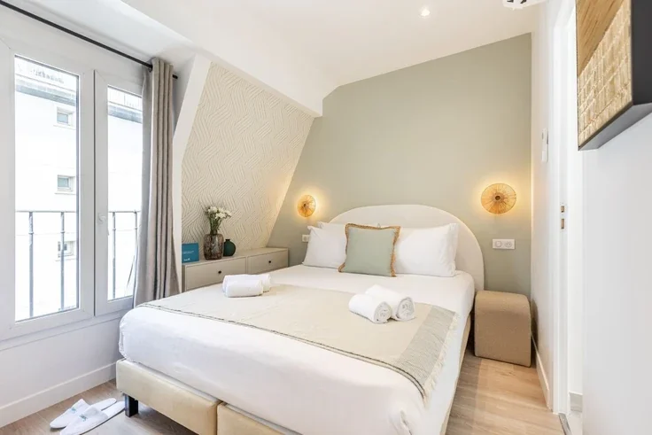 Flat Avenue de Wagram in Paris