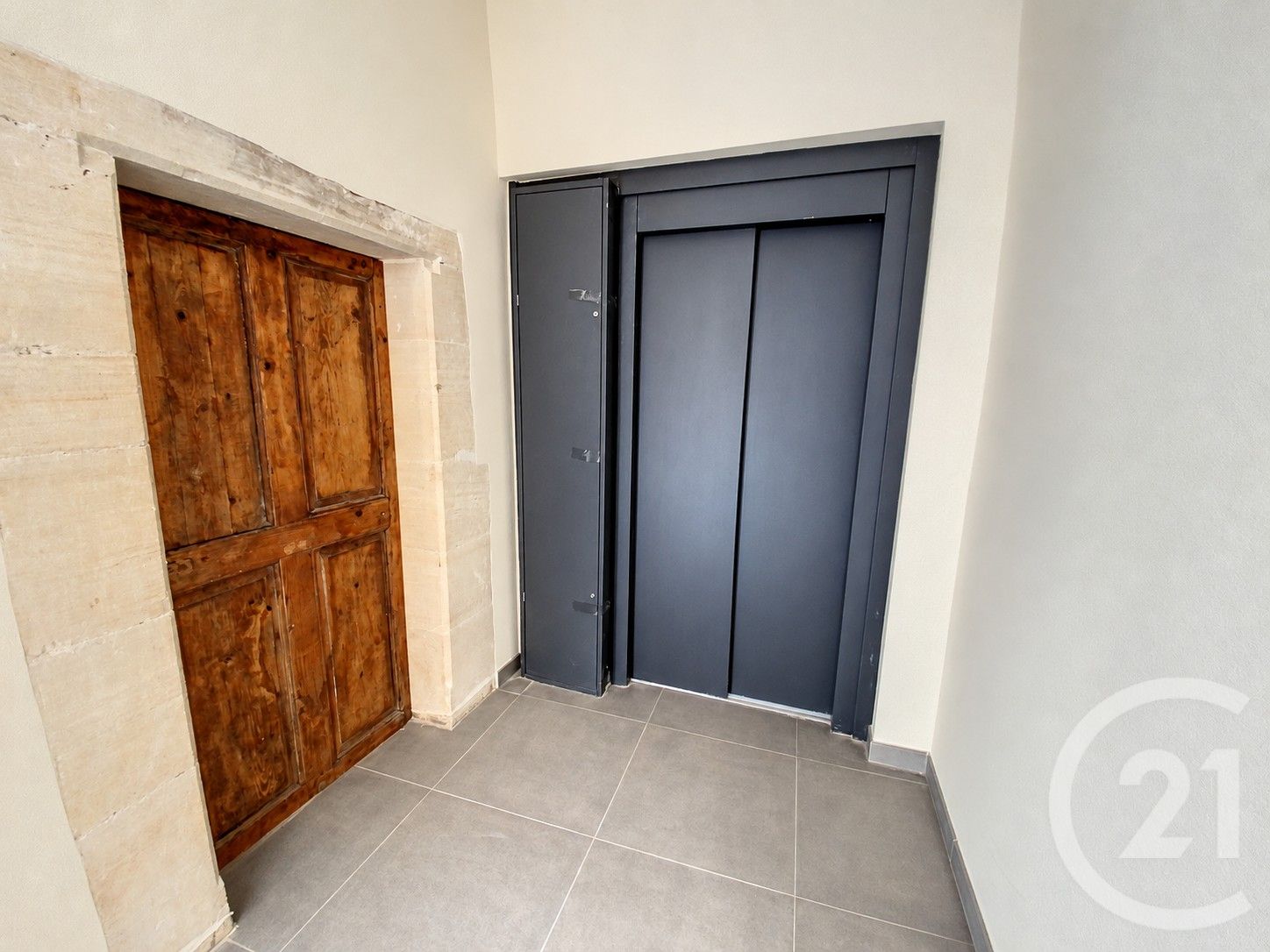 Appartement Place Paul Pépin à Viols-en-Laval
