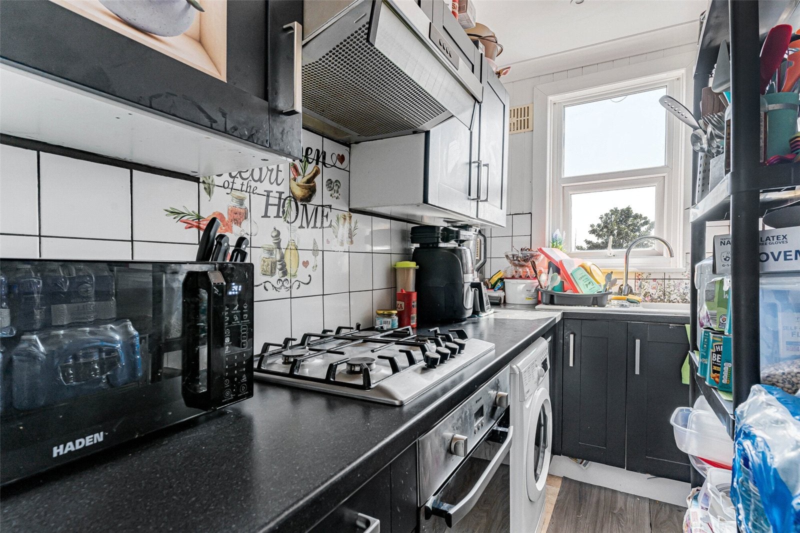 Flat Hythe Road in Greater London