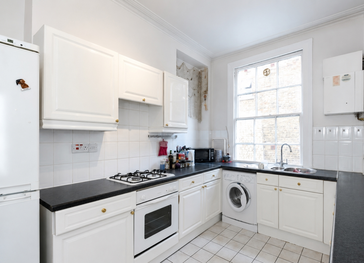 Flat Elgin Crescent in Greater London