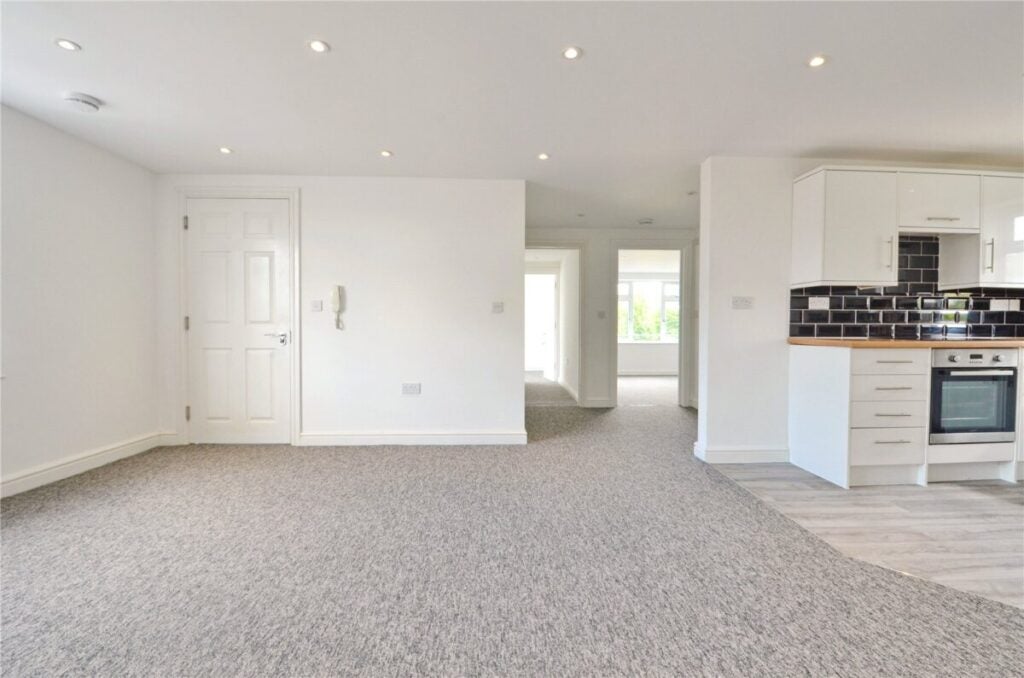 Flat Landseer Avenue in Bristol