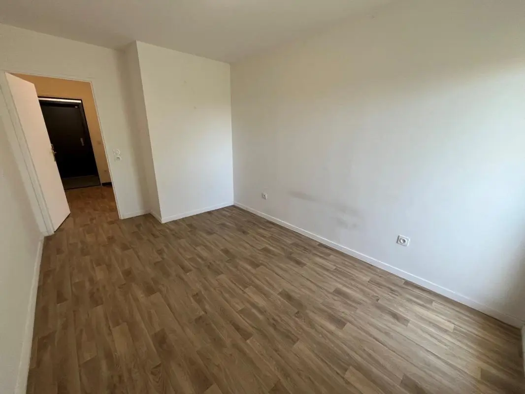 Flat Rue de la Butte Bellevue in Bruyères-le-Châtel