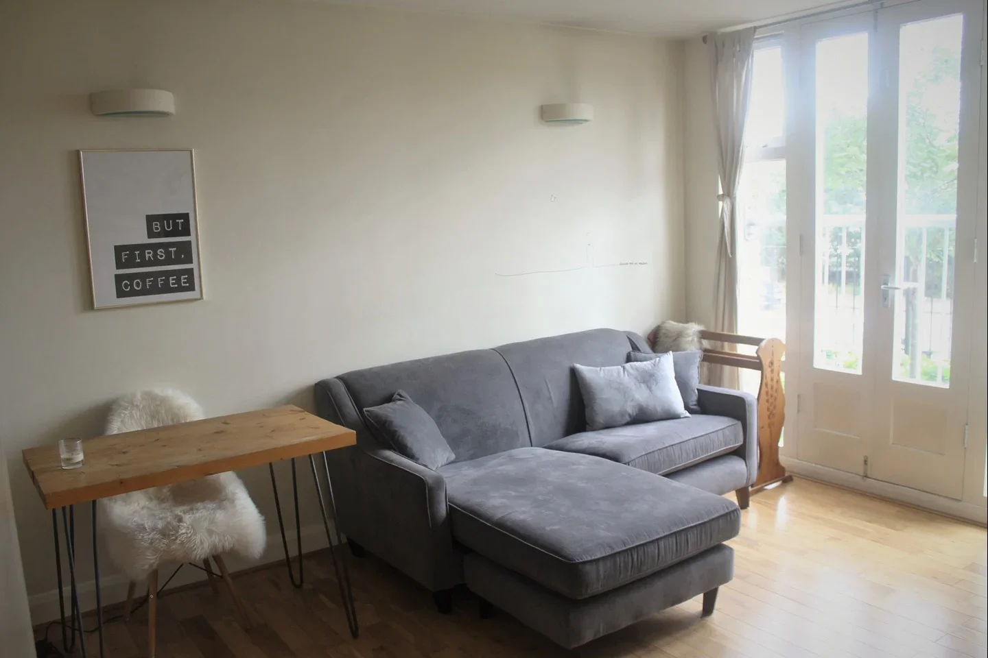 Flat Wick Lane in Greater London